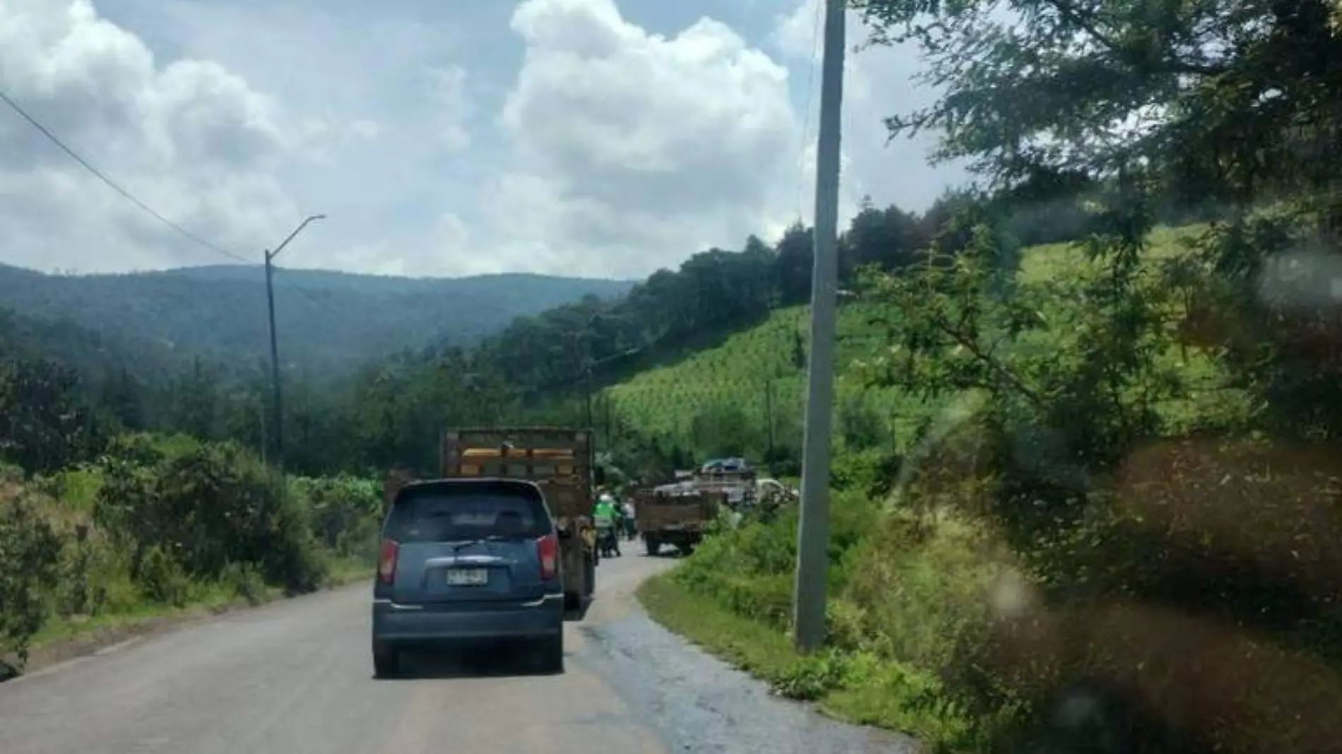 Bloqueo en camino a San Miguel del Monte